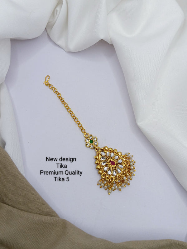 PRIMERIEA Women's Gold Platted Kundan and Pearls Traditional Maang Tikka