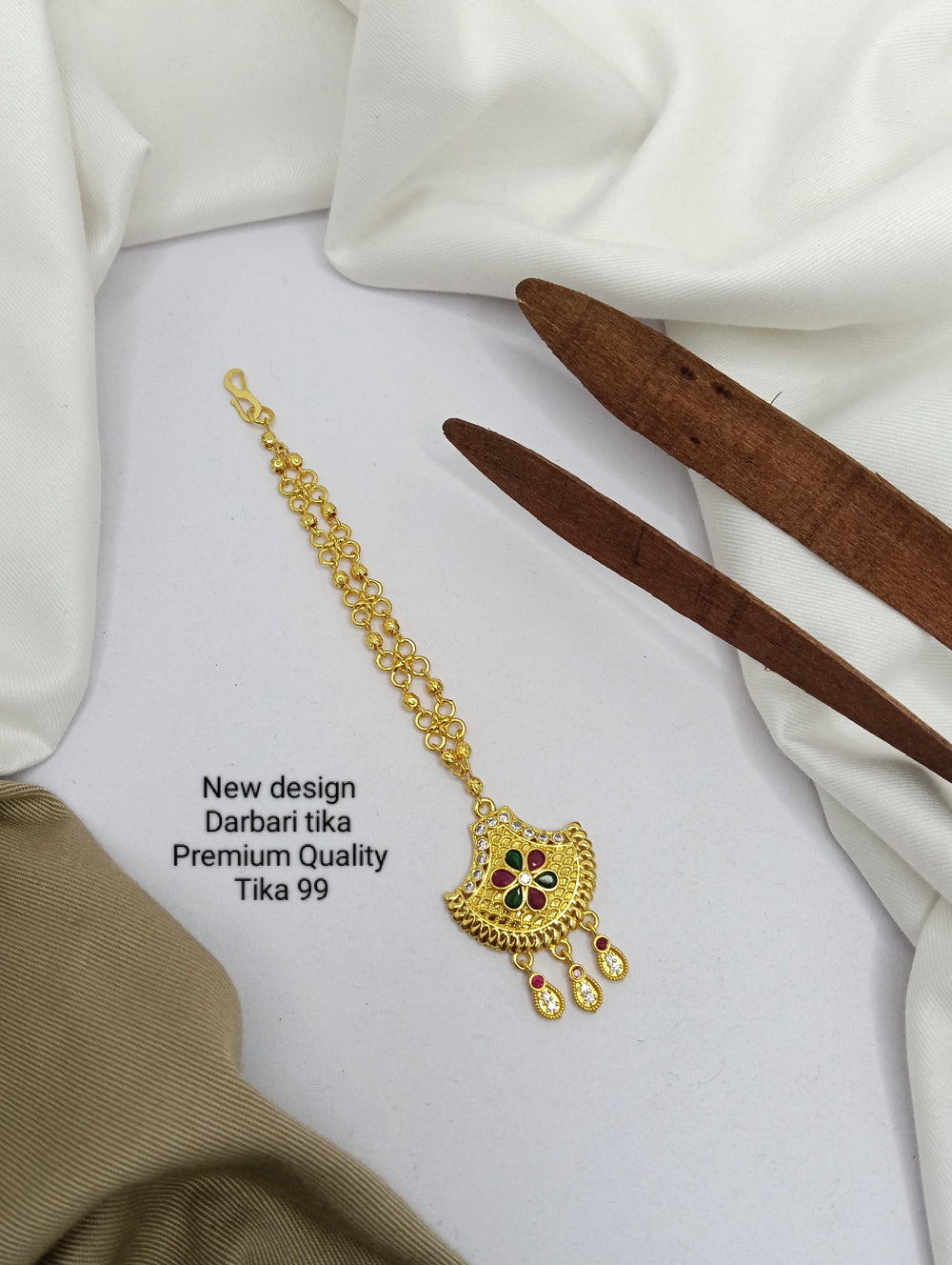 PRIMERIEA Women's Gold Platted Kundan and Pearls Traditional Maang Tikka