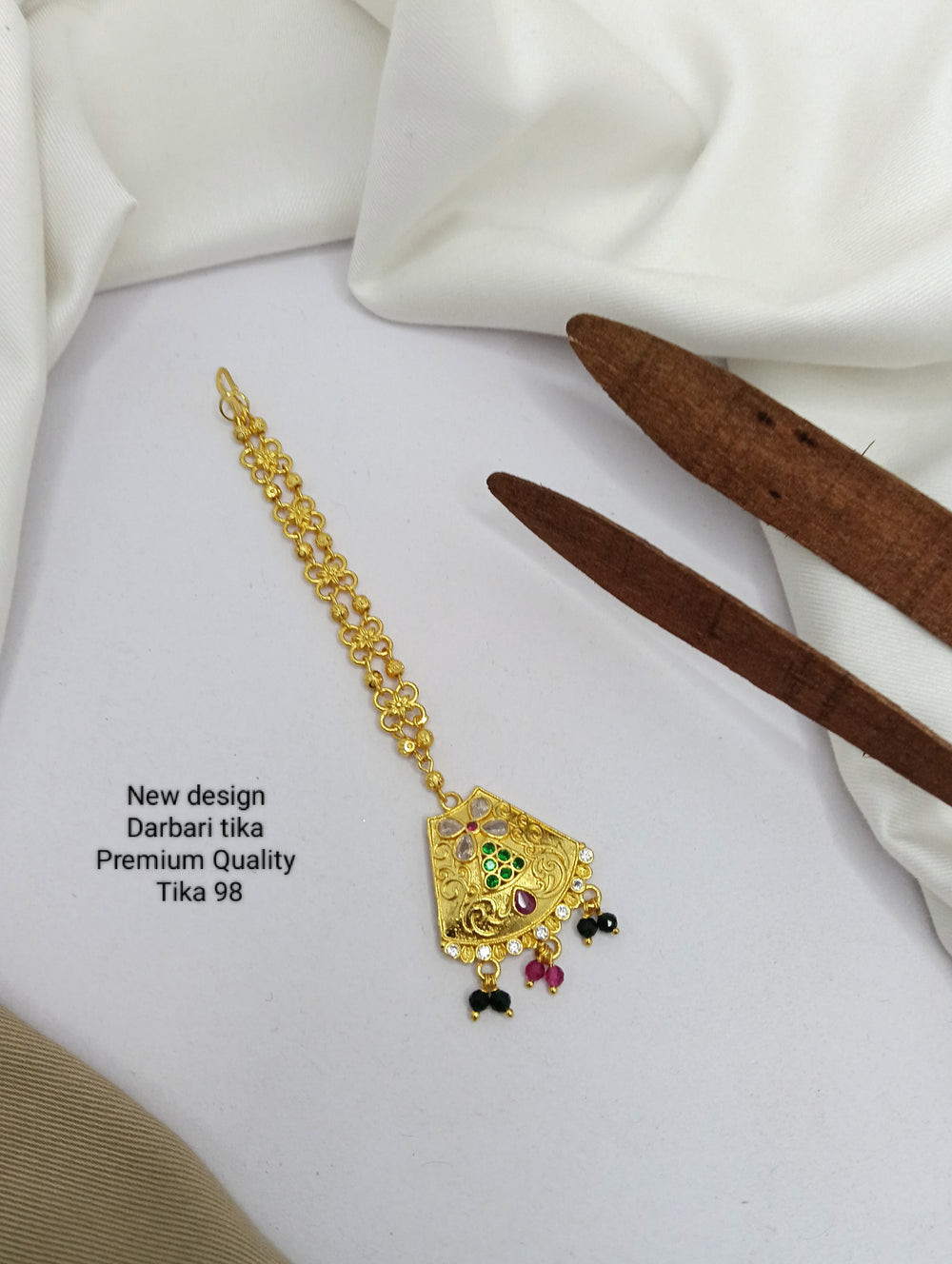 PRIMERIEA Women's Gold Platted Kundan and Pearls Traditional Maang Tikka