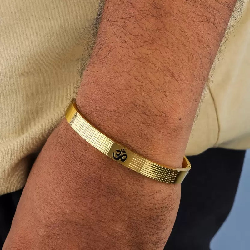 OM MEENA PLAIN Gold Bracelet for Men & Boys style image