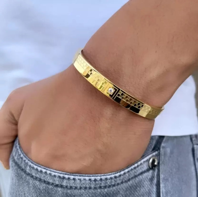 PRIMERIEA Cross Lined Gold Bracelet for Men & Boys feature