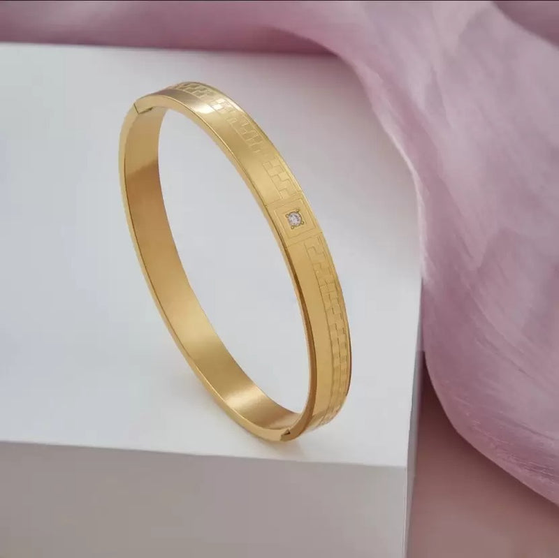 PRIMERIEA Cross Lined Gold Bracelet for Men & Boys style image