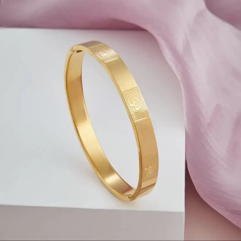 PRIMERIEA 10 time omkar squire Gold Bracelet for Men & Boys